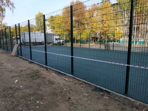 Забор на спортивную площадку 40 метров фото в Горках Ленинских