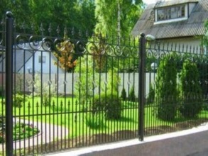 Кованые заборы на ленточном фундаменте 80 метров фото в Горках Ленинских