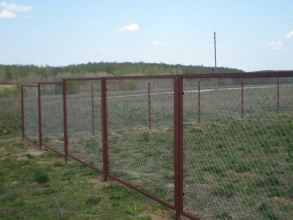 Забор из сетки рабицы в натяг секционный 12 метров фото в Горках Ленинских